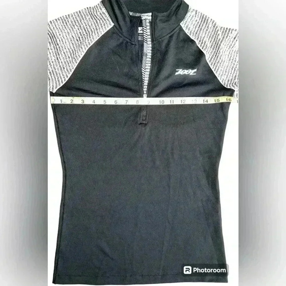 Zoot Elite Running 1/2 zip black with gray and white stripes - Picture 4 of 9